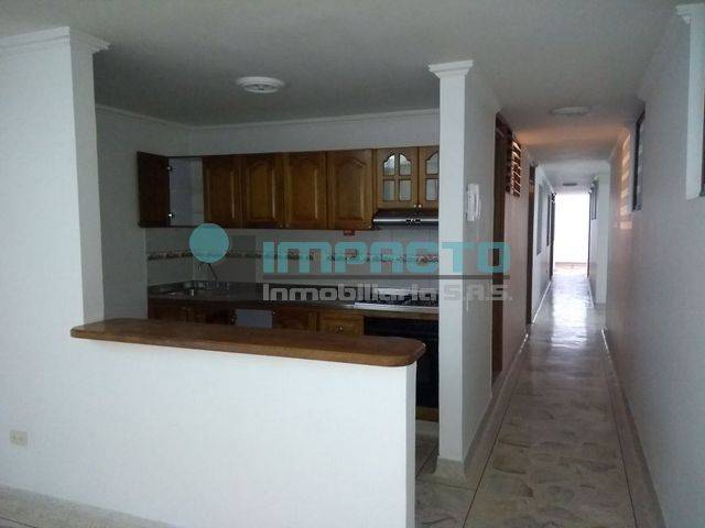 SE ARRIENDA APARTAMENTO EN LA CASTELLANA COD 11210 <<