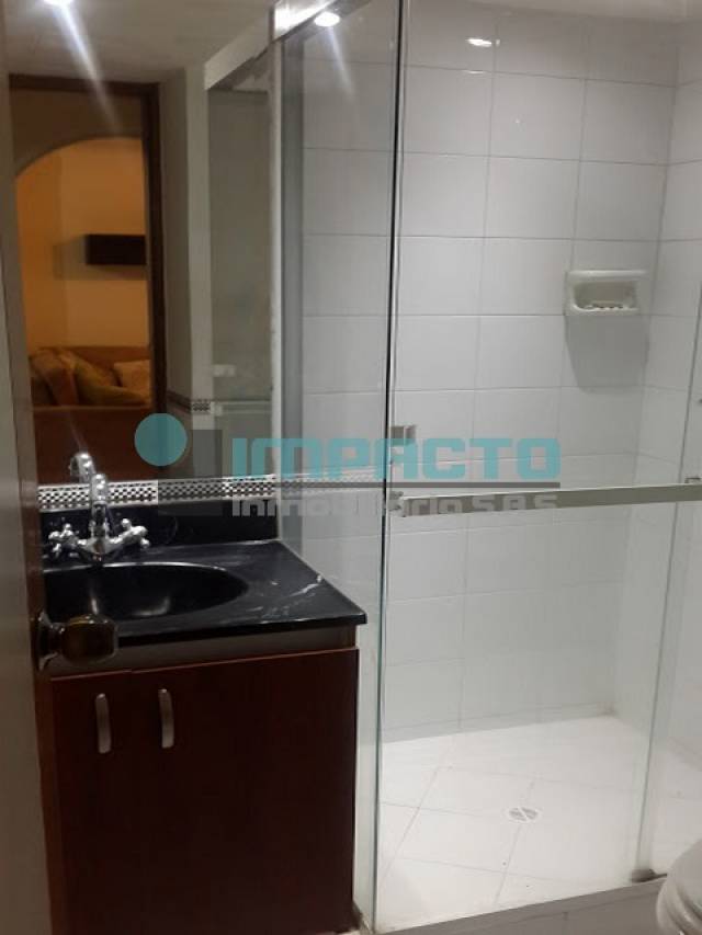 APARTAMENTO AMOBLADO EN LAURELES COD 20300