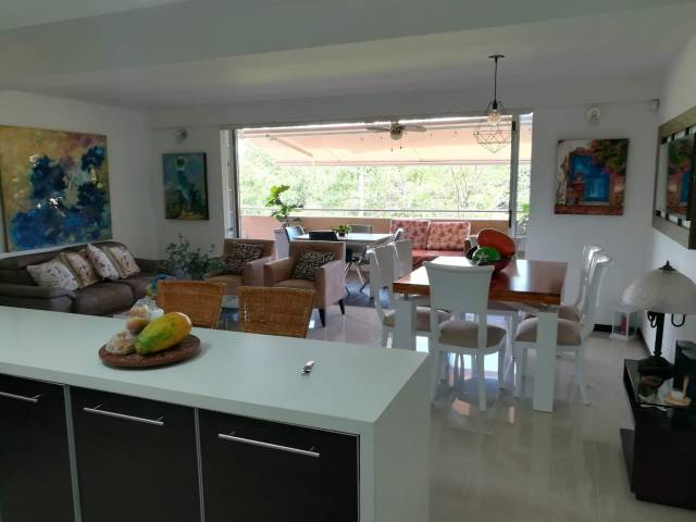 Apartamento en Ciudad Jardin, excelente Unidad Residencial