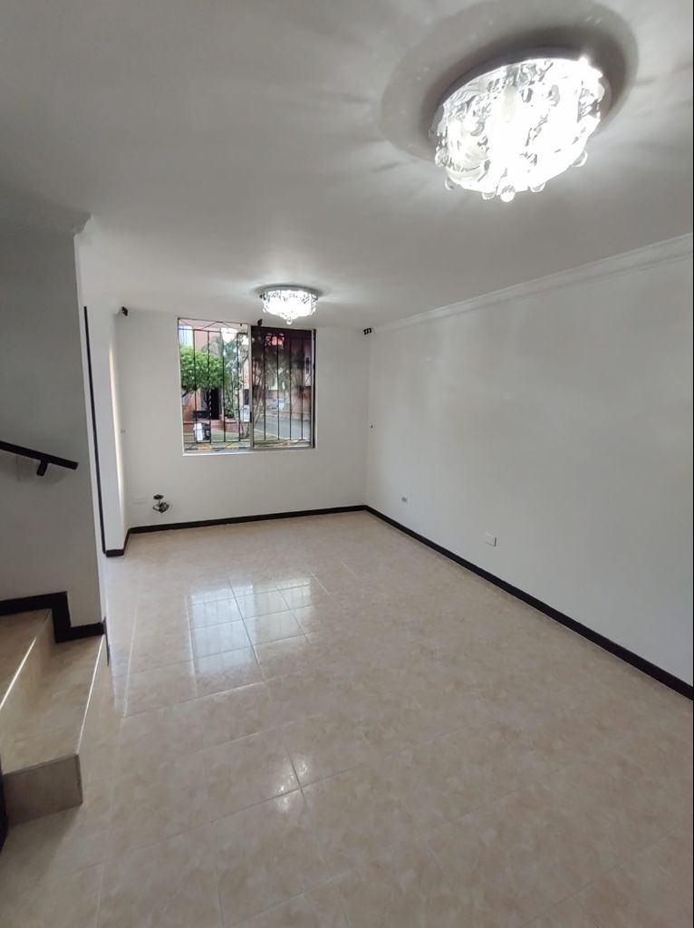 verinmuebles 1022 1054 ALQUILO EXCELENTE CASA EN CONDOMINIO AL NORTE DE CALI