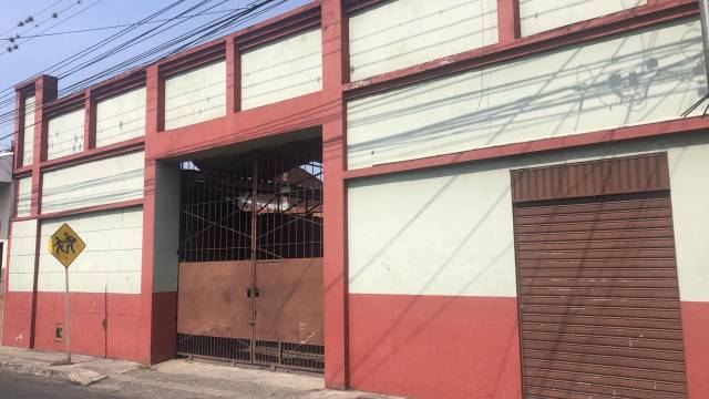 Lote con construcción en barrio Nuevo Palmira