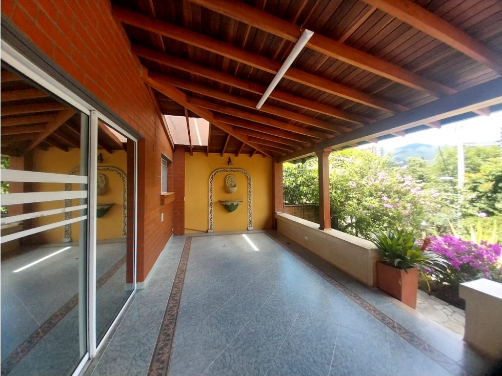 Casa en Arriendo en Envigado Sector Colina Campestre