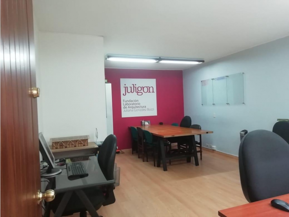 BOGOTA ARRIENDO OFICINA CHICO 25 MTS