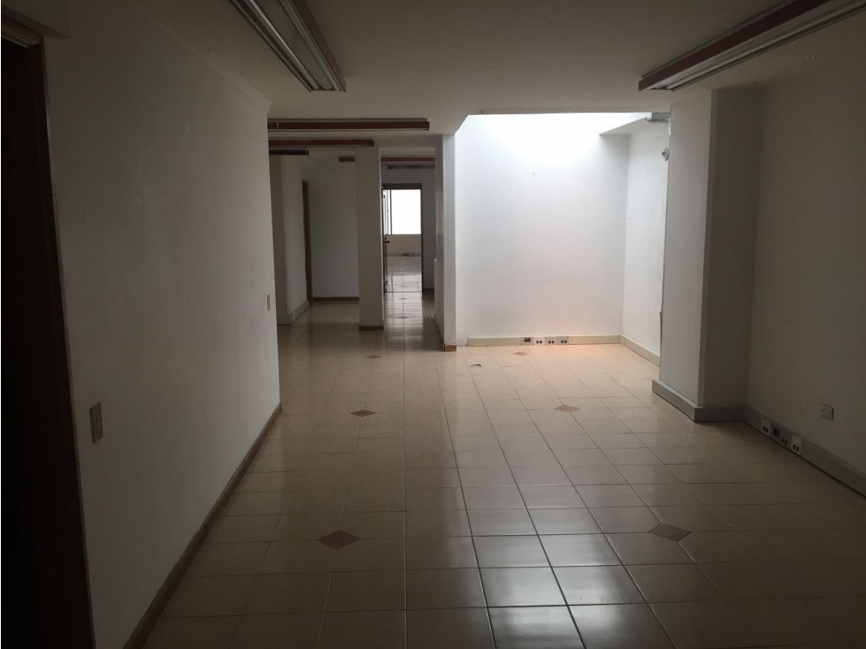 ARRIENDO EDIFICIO EN EL CHICO