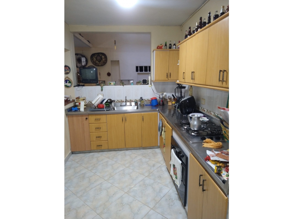 VENDO   APARTAMENTO   EN LAURELES - SANTA GEMA