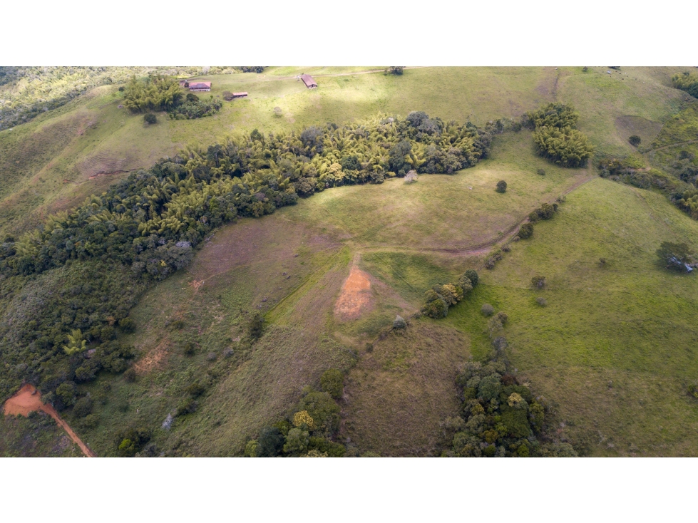 Venta Lote de 4250Mts2 en La Cumbre, Valle del Cauca B-4-3