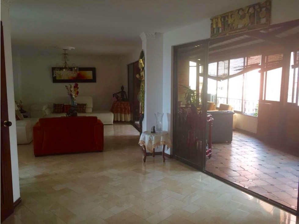 Venta Apartamento de 231Mt2 en Granada, Oeste de Cali 9317.