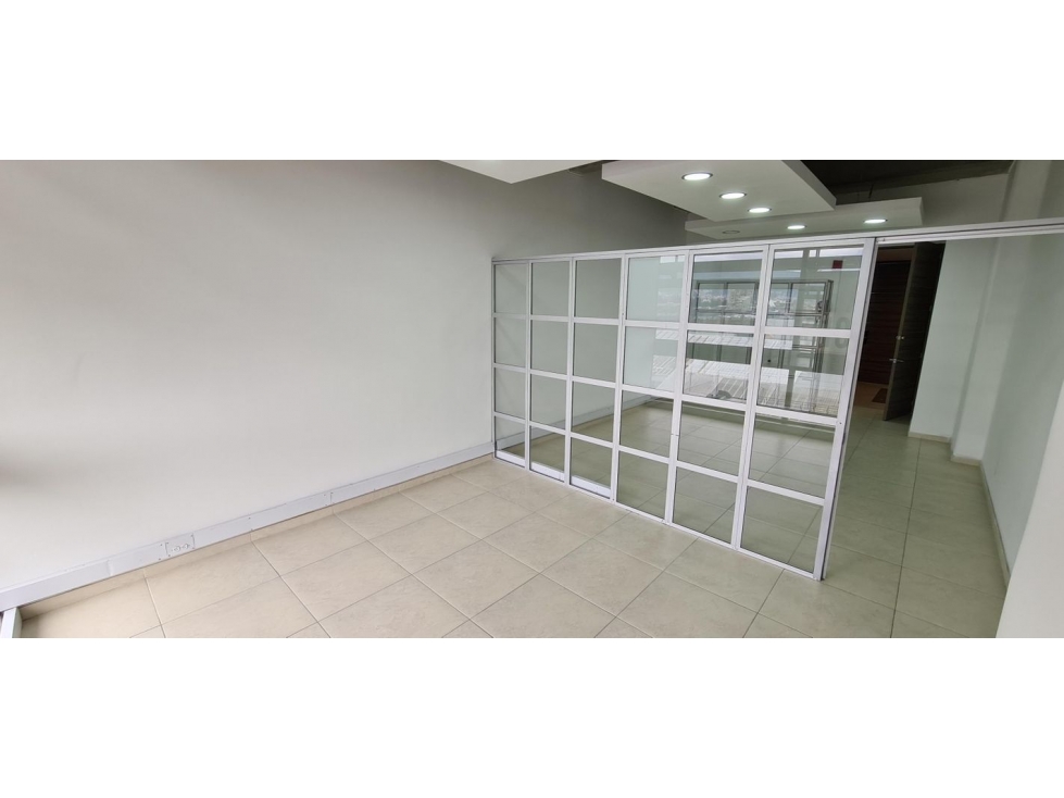 Arriendo Comercial en  Pontevedra(Bogota) C.C 22-17