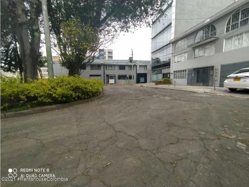 Arriendo Comercial en  San Felipe(Bogota) C.C 22-28