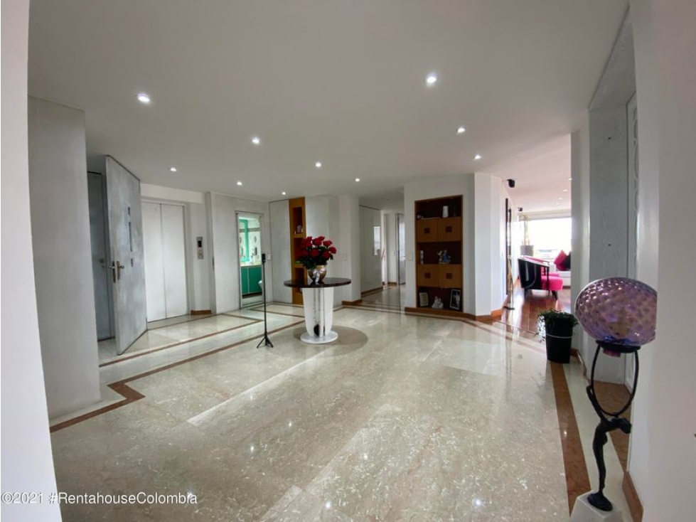 Vendo Apartamento en  Bogota C.C 22-1543