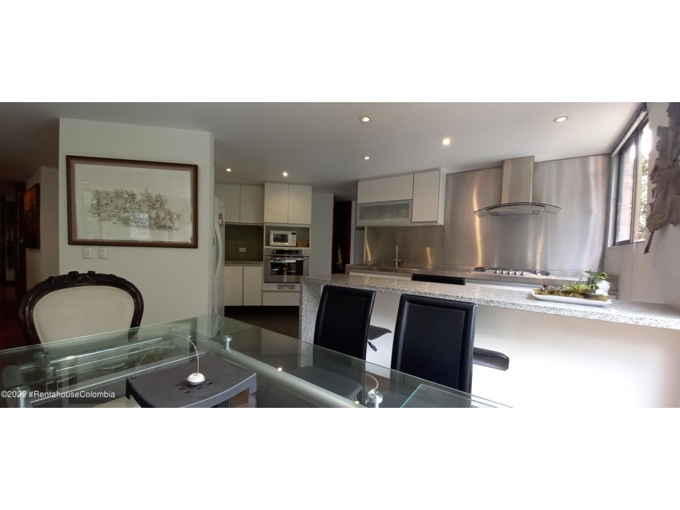 Apartamento en  Los Rosales(Bogota) RAH CO: 23-329