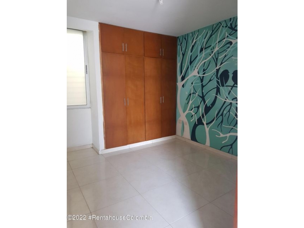 Vendo Apartamento en  Prados del Este C.C 22-2509