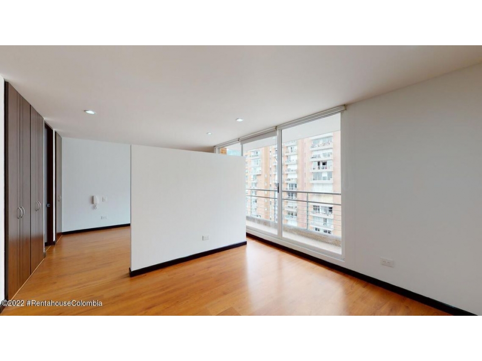 Apartamento en  Maria Cristina RAH CO: 22-3032