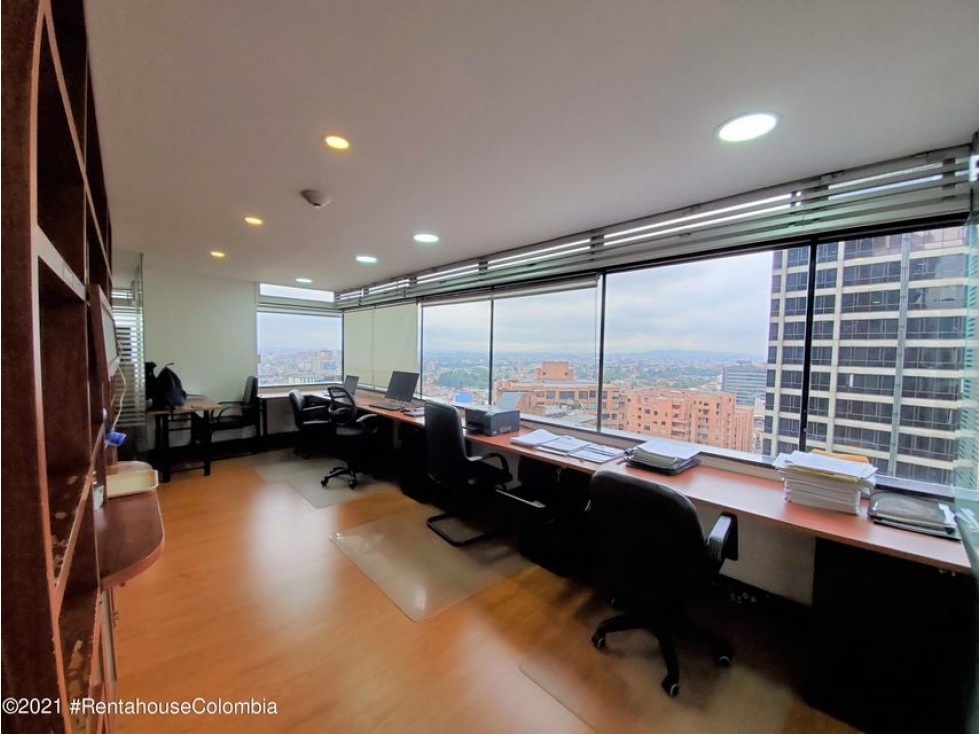 Vendo Comercial en  Samper(Bogota) C.C 22-1036