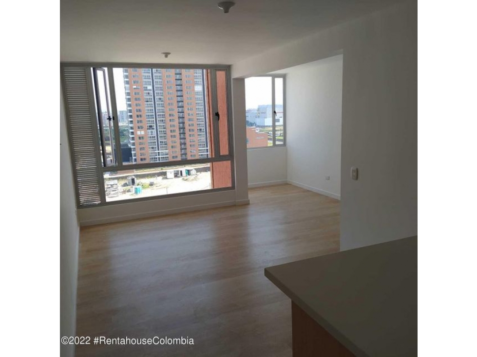 Apartamento en  La Felicidad RAH CO: 22-3229