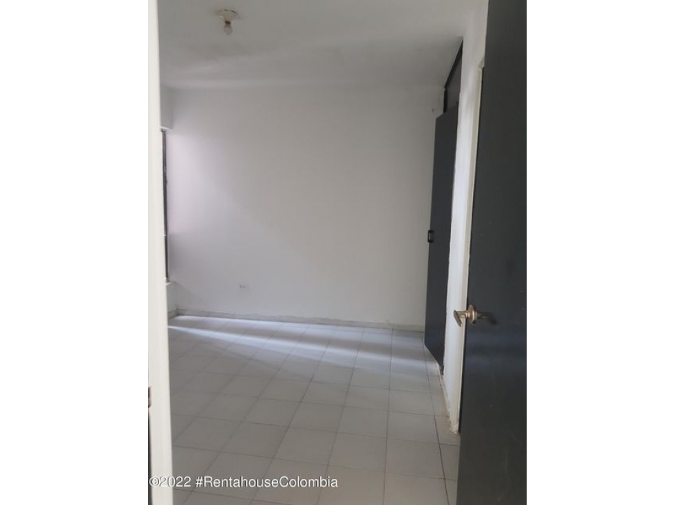 Apartamento en  Alto Bosque RAH CO: 22-2387