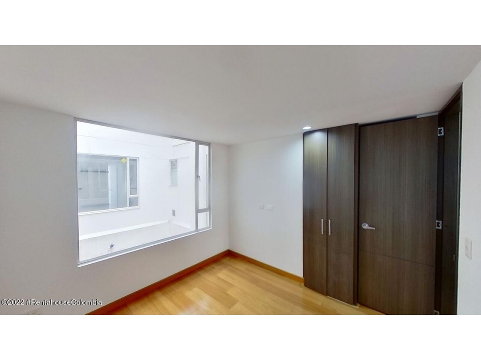 Apartamento en  Bella Suiza RAH CO: 22-3104