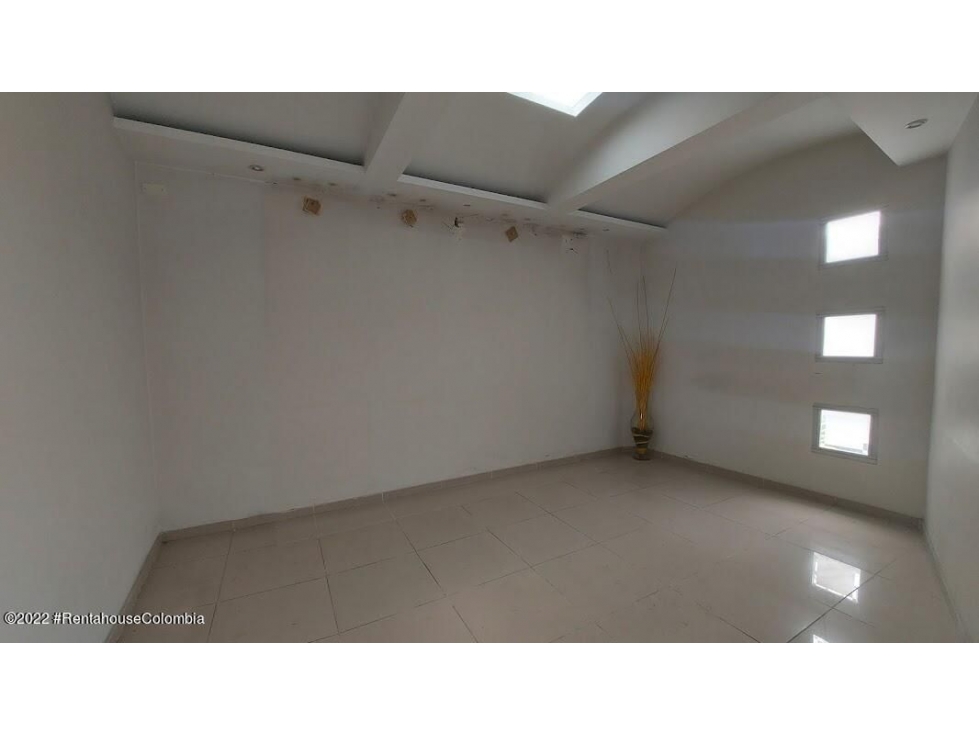 Comercial en  Santa Ana Occidental RAH CO: 23-986