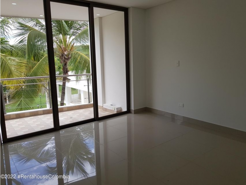 Apartamento en  La Esperanza(Nilo) RAH CO: 22-2025