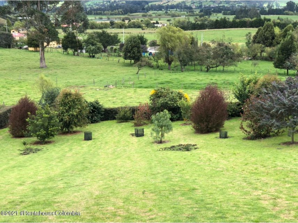 Lote en  Vereda Marquez(La Calera) RAH CO: 23-168