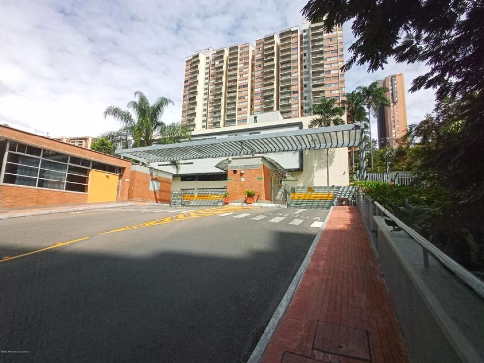 Apartamento en  Medellin RAH CO: 23-641