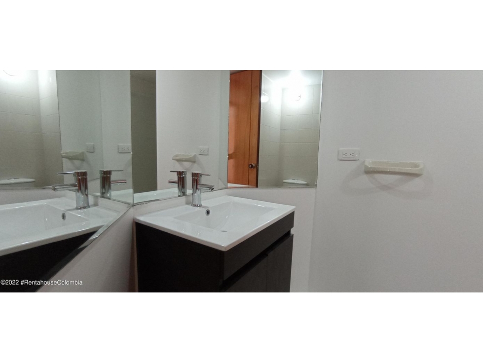 Apartamento en  Rincon del Chico RAH CO: 23-1836