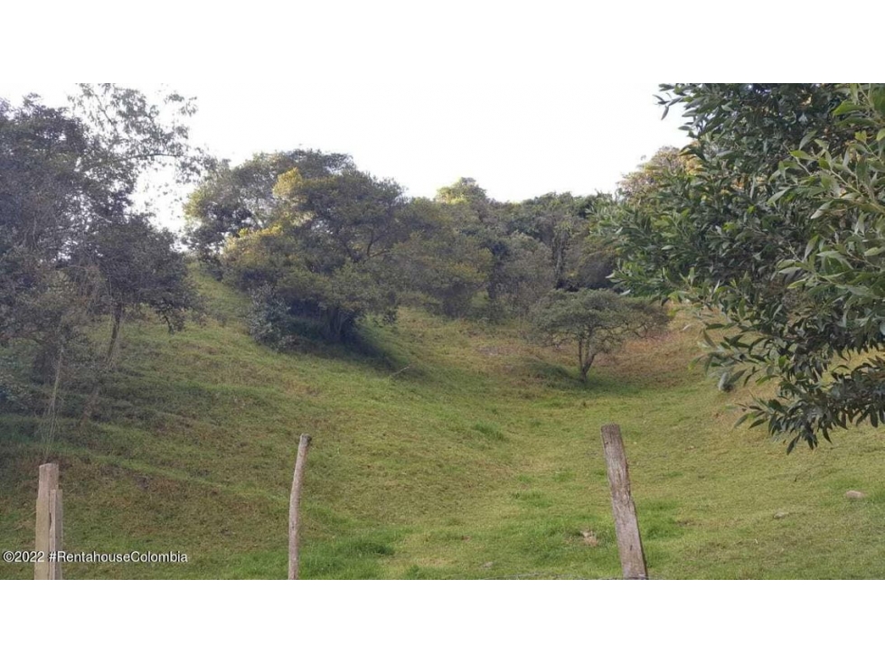 Lote en  Vereda Marquez(La Calera) RAH CO: 23-1937