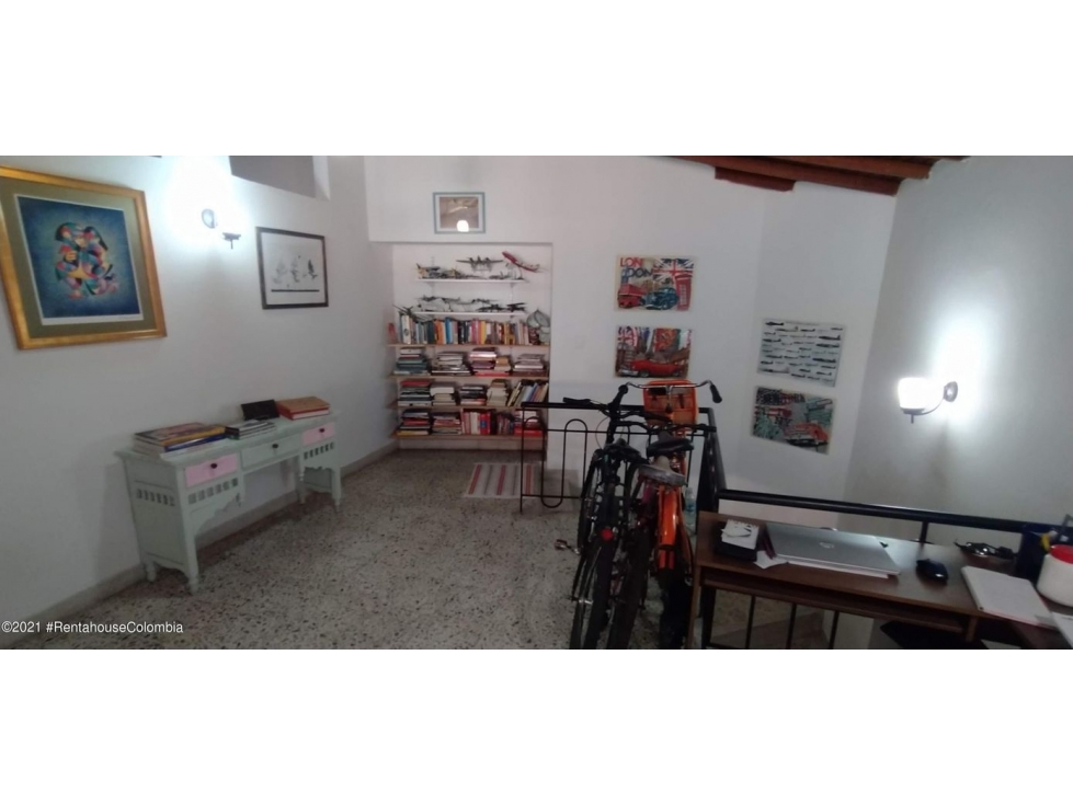 Apartamento en  Laureles(Medellin) RAH CO: 23-1464