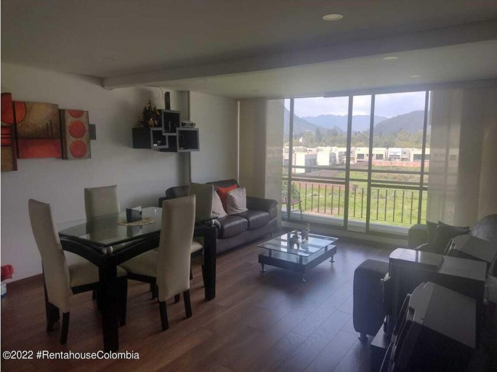 Apartamento en  Vereda Canelon RAH CO: 23-1682