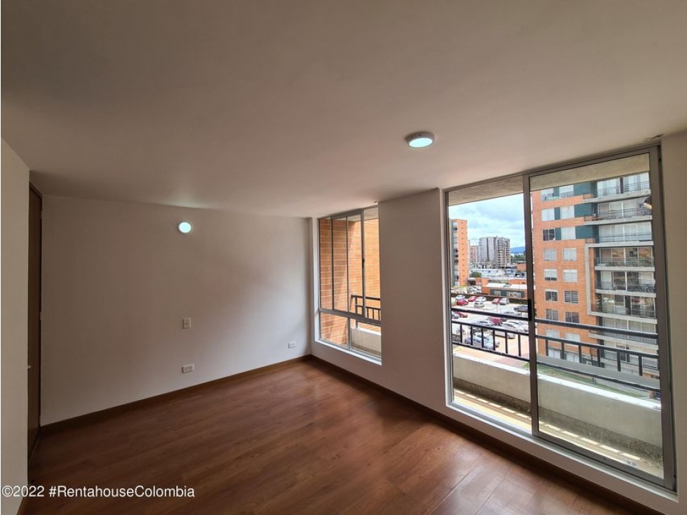 Apartamento en  Gran Granada RAH CO: 23-1093