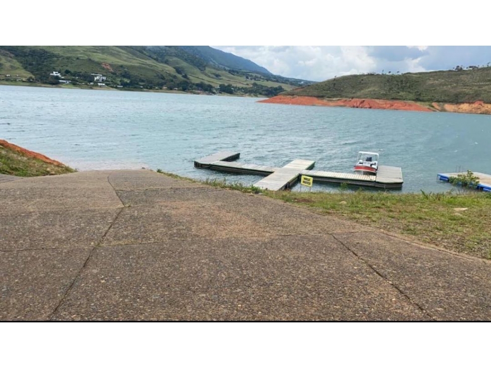 SE VENDE O PERMUTA LOTE PARCELACIÓN EL LAGO ( MM)