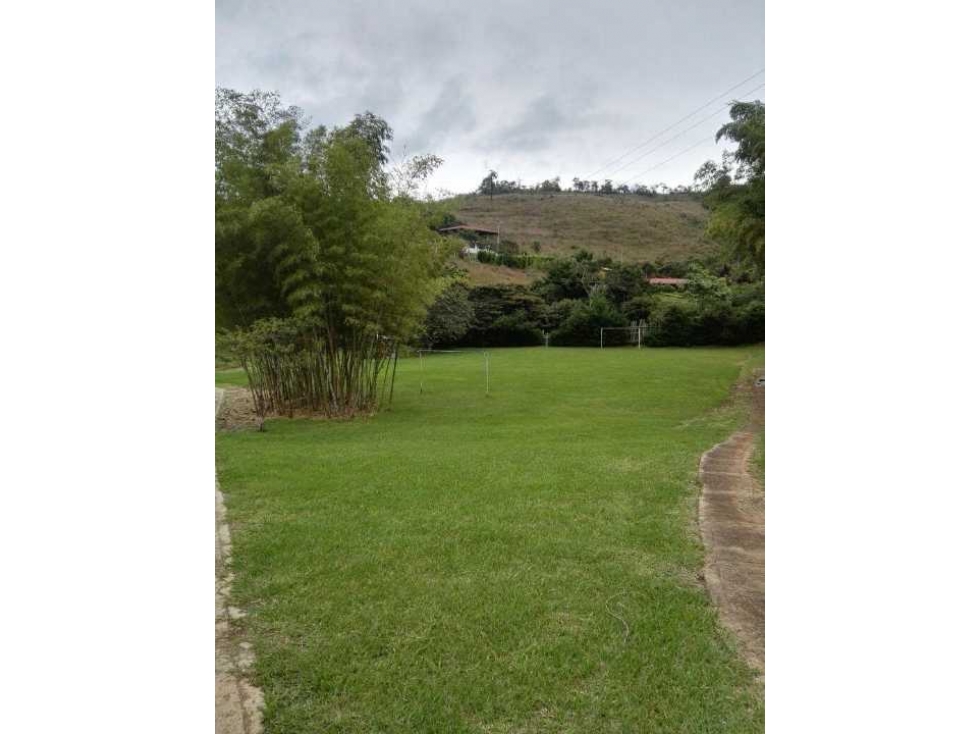 SE VENDE FINCA EN QUEREMAL