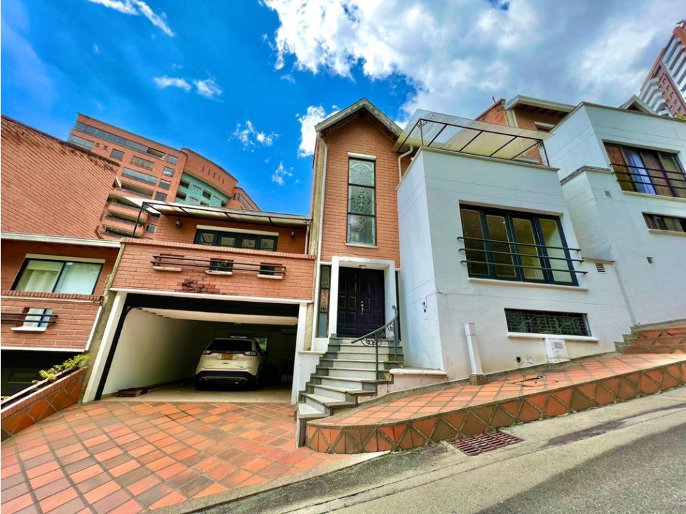 VENTA CASA EN EL TESORO- POBLADO MEDELLIN CCH W6801889