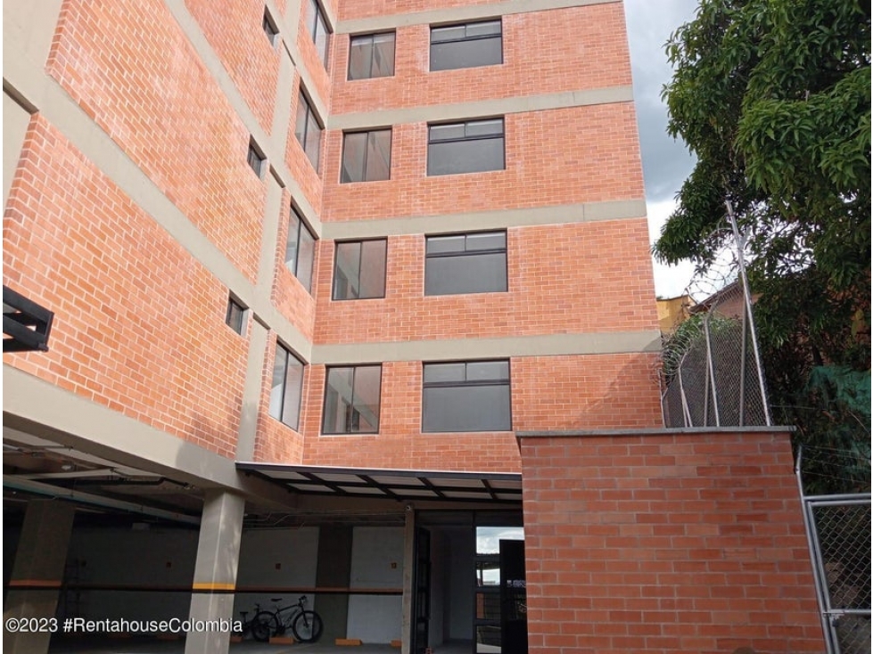 Apartamento en  Altos de Trianon RAH CO: 24-300