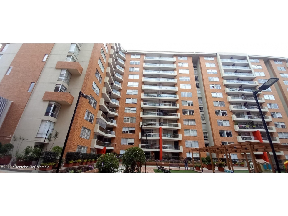 Apartamento en  Colina Campestre RAH CO: 24-608