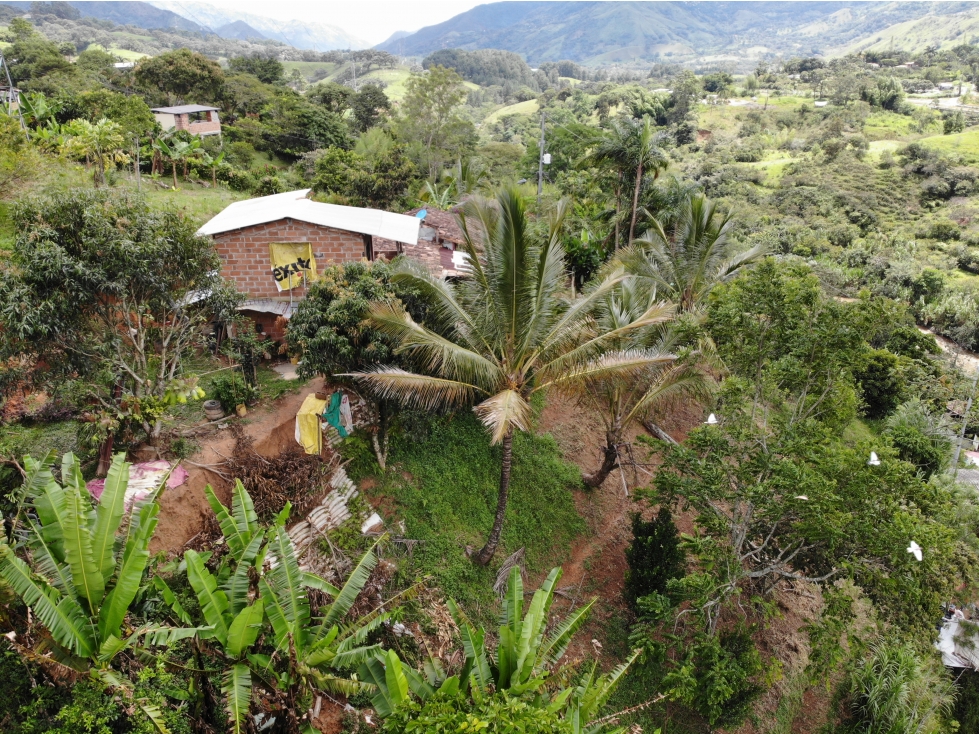 FINCA EN BARBOSA CON HERMOSA VISTA Y BUENA UBICACION