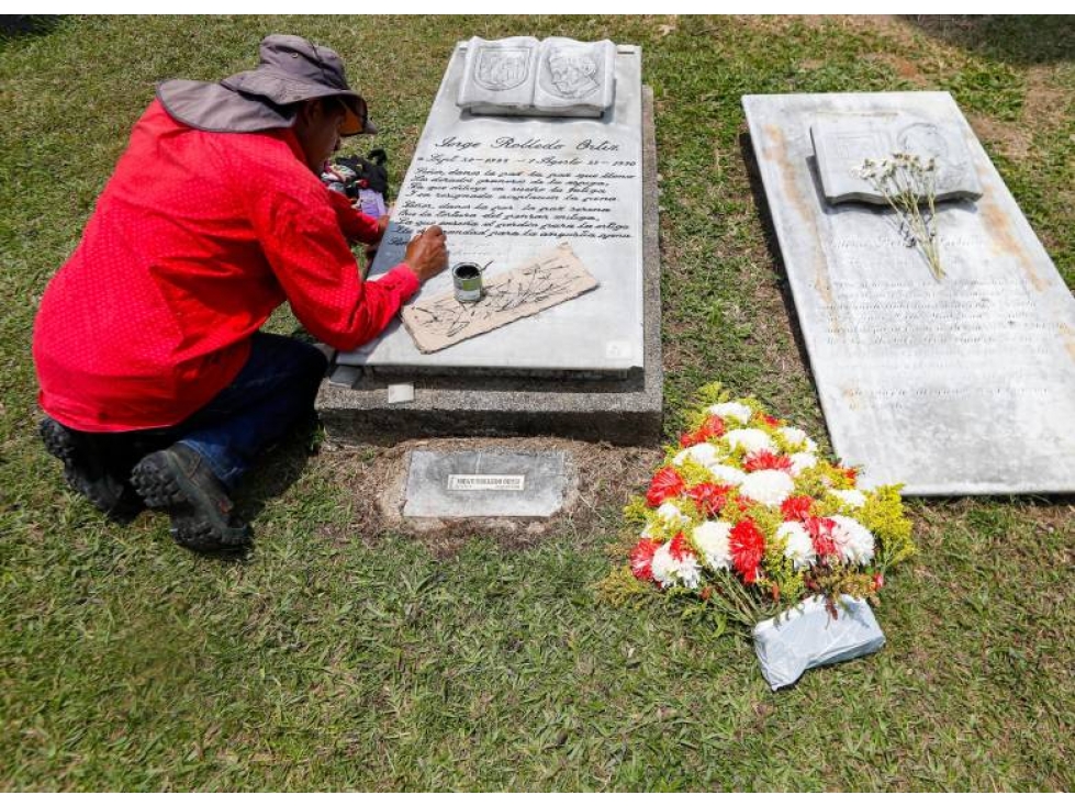 LOTE DOBLE FUNERARIO EN EL CEMENTERIO JARDINES MONTESACRO