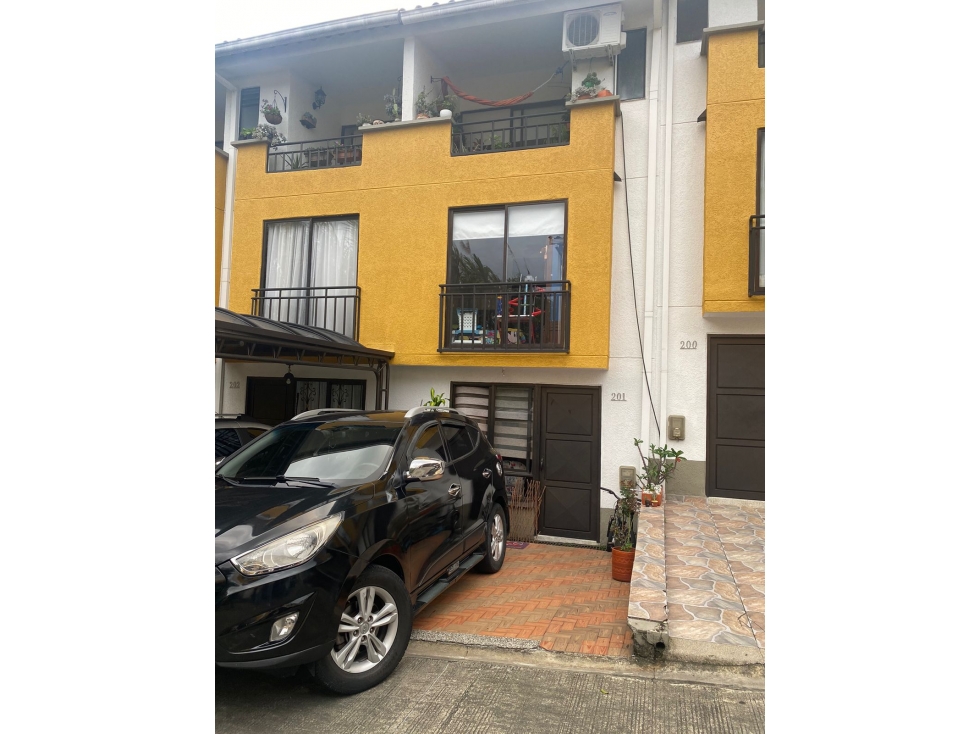 vendo casa en la av sur Pereira