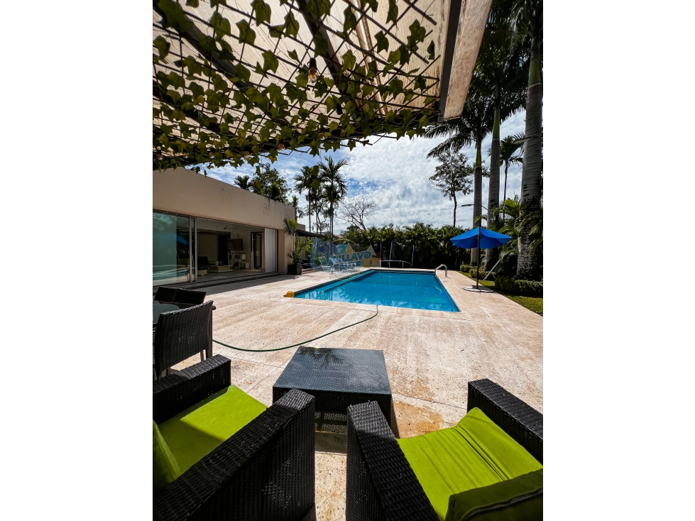 Casa campestre con piscina en el llano, en conjunto cerrado