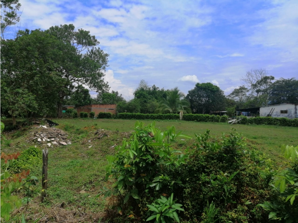 SE ARRIENDA LOTE DE TERRENO CON HABITACION