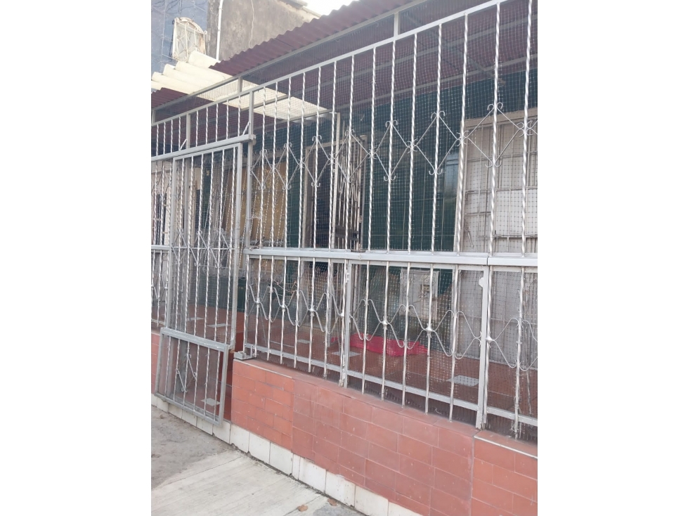 VENTA DE CASA EN EL BARRIO LA ADIELA