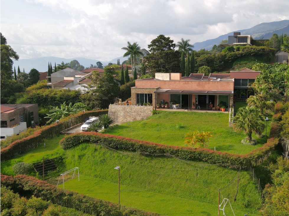 CASA EN VENTA EN ENVIGADO LOMA EL ESCOBERO