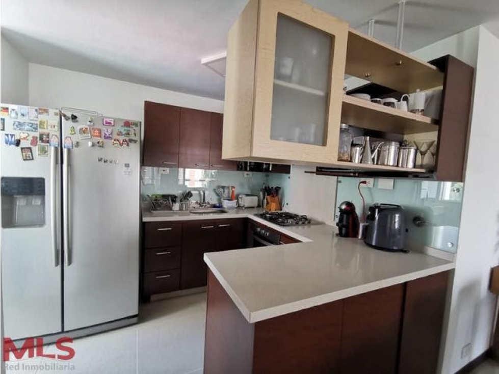 APARTAMENTO EN VENTA EN CASTROPOL MEDELLÍN