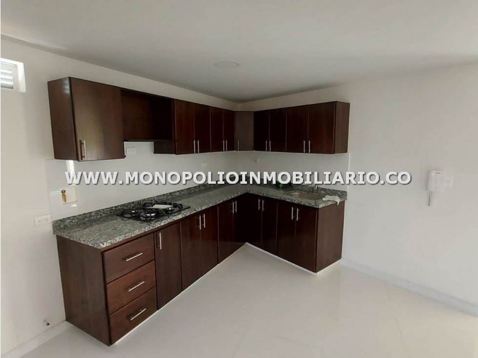 APARTAESTUDIO EN VENTA - SECTOR LOMA DE LOS BERNAL, BELEN, COD: 25087