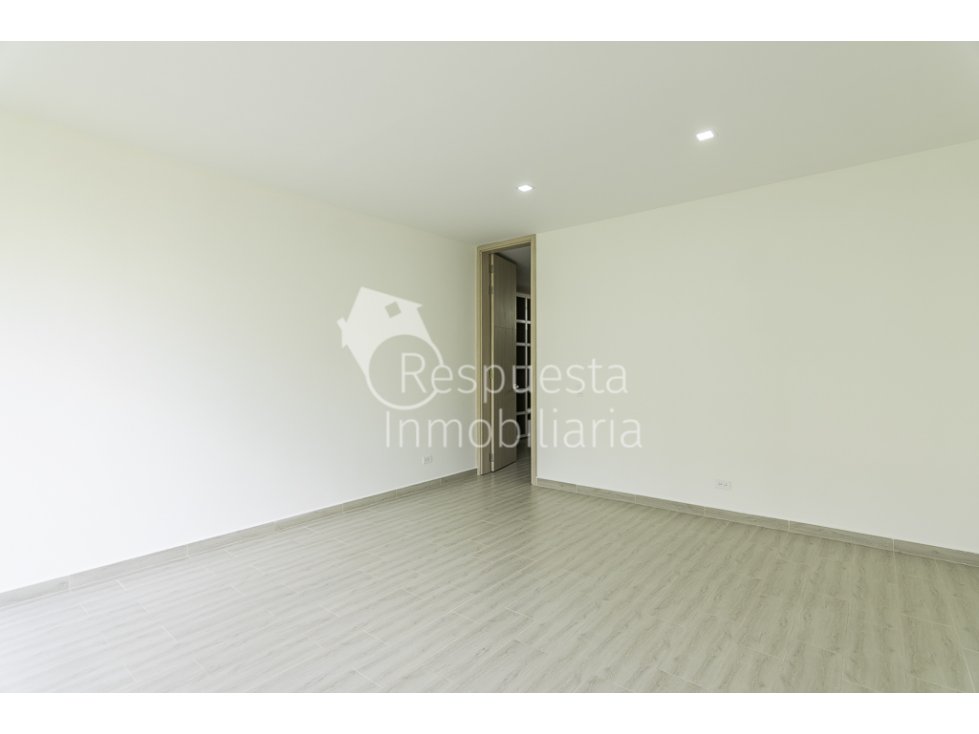 Casa en El Poblado transversal superior (Paga con crypto)