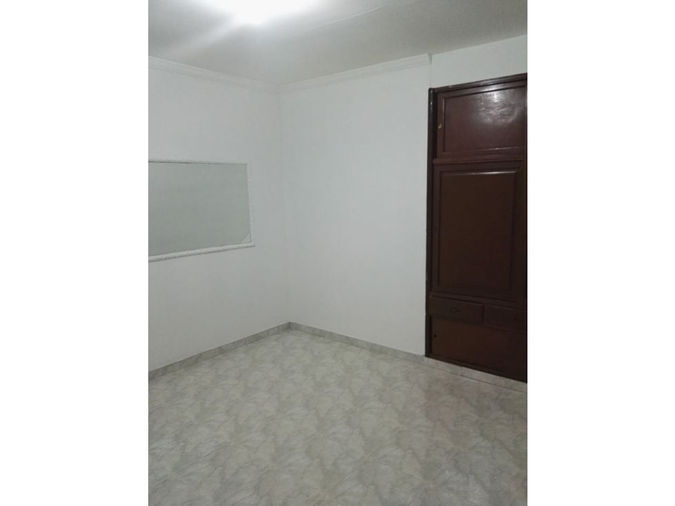 SE VENDE CASA ACACIAS PERMUTO POR MENOR VALOR.