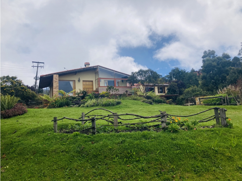 Vendo Casa con Hermosos Jardines En k7 Vía la Calera vereda el Hato