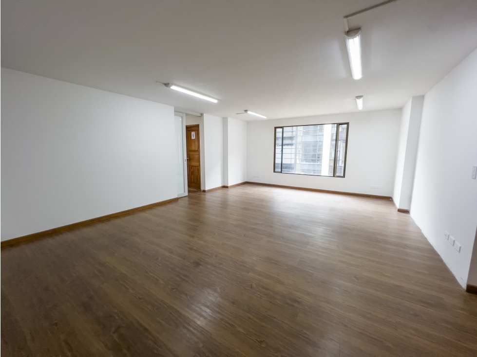 Oficina de 145 m2 en arriendo, Barrio Chicó, Bogotá DC