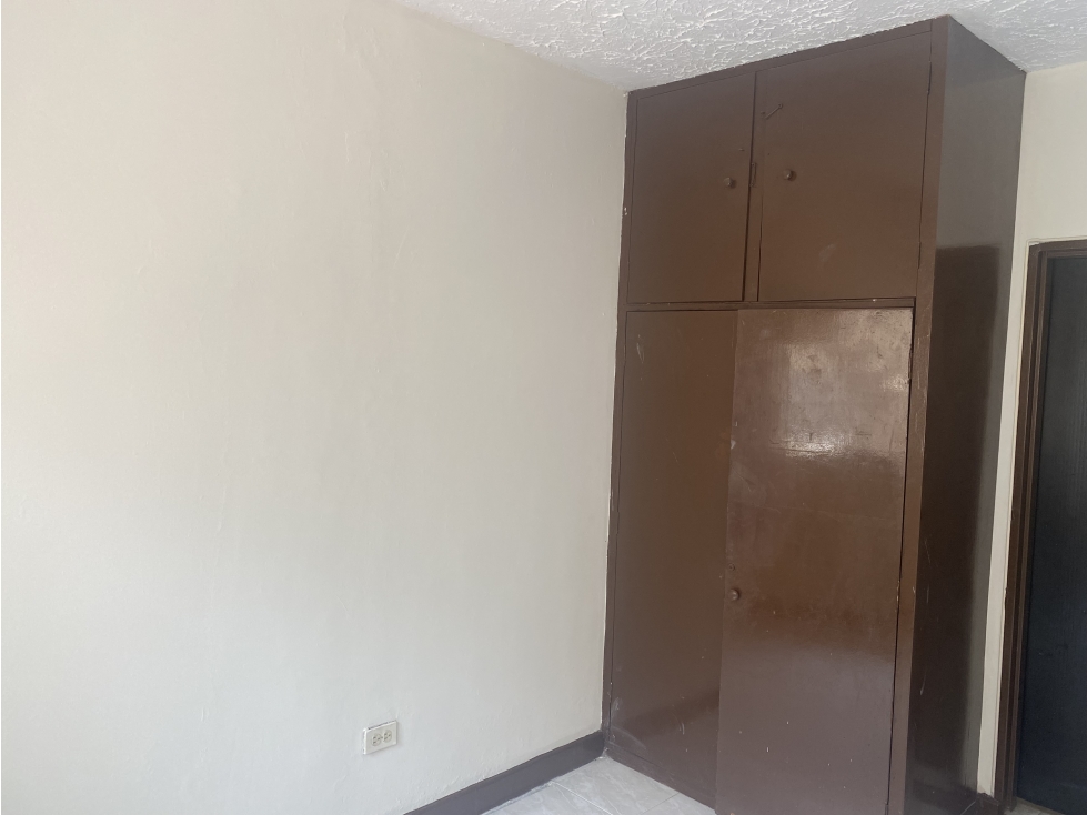 ARRIENDO AMPLIA CASA EN LOS ANDES