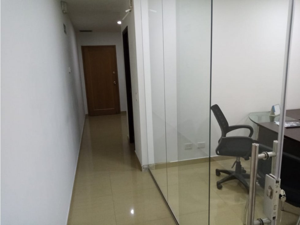 Venta de Oficina  en Poblado cerca a  hotel Dann Carlton, Medellín